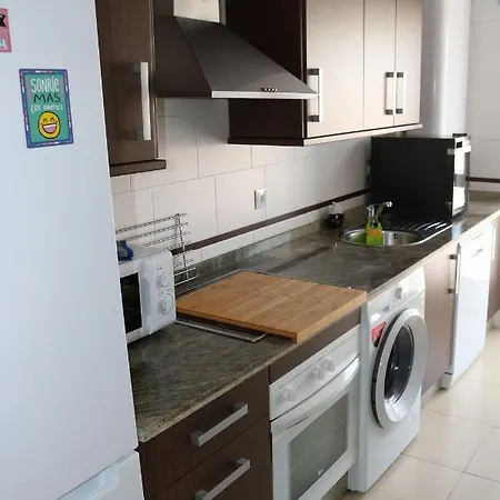 Apartment Spectacular Views. New With Free Parking *