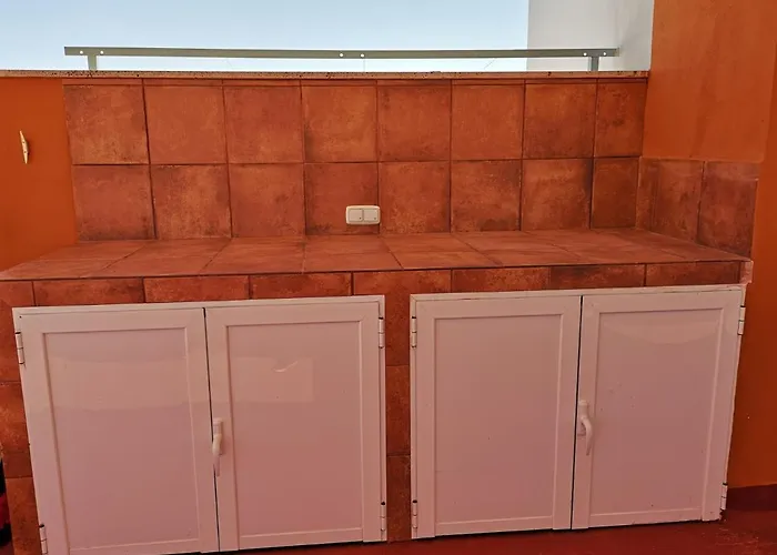 Apartment Spectacular Views. New With Free Parking