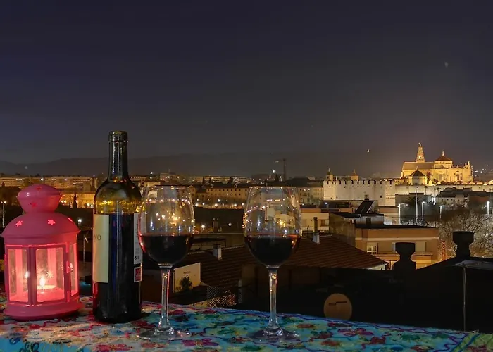 Apartment Spectacular Views. New With Free Parking