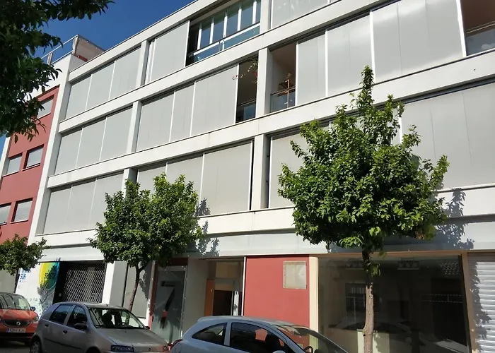 Spectacular Views. New With Free Parking *