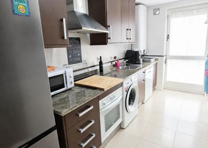 Apartment Spectacular Views. New With Free Parking