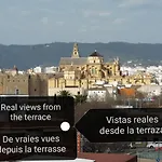 Spectacular Views. New With Free Parking דירה