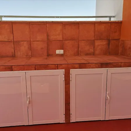 Apartment Spectacular Views. New With Free Parking