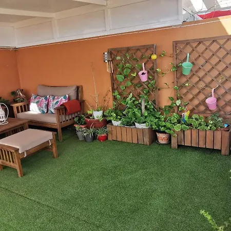 Spectacular Views. New With Free Parking Apartment *