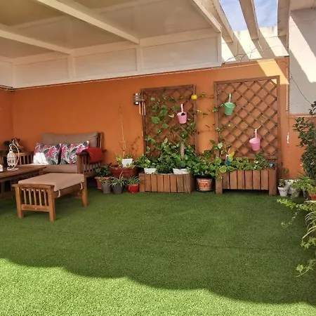 Apartment Spectacular Views. New With Free Parking