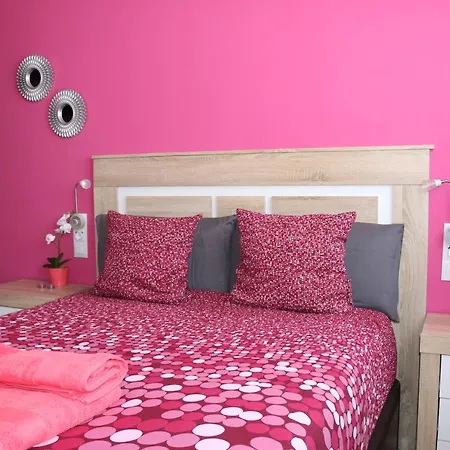 Spectacular Views. New With Free Parking Apartman