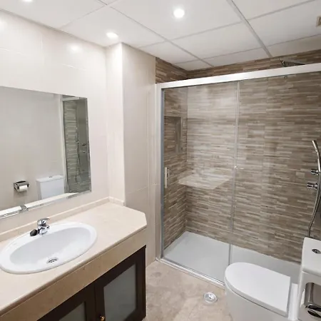 Spectacular Views. New With Free Parking Apartman *